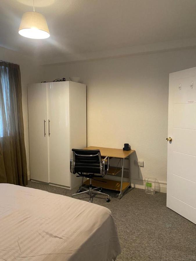 Hendon Park Apartments In London The Hyde Ngoại thất bức ảnh